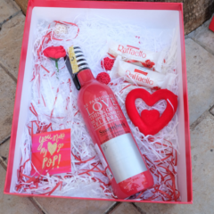 Stormhoek Shiraz Valentine's Gift Box