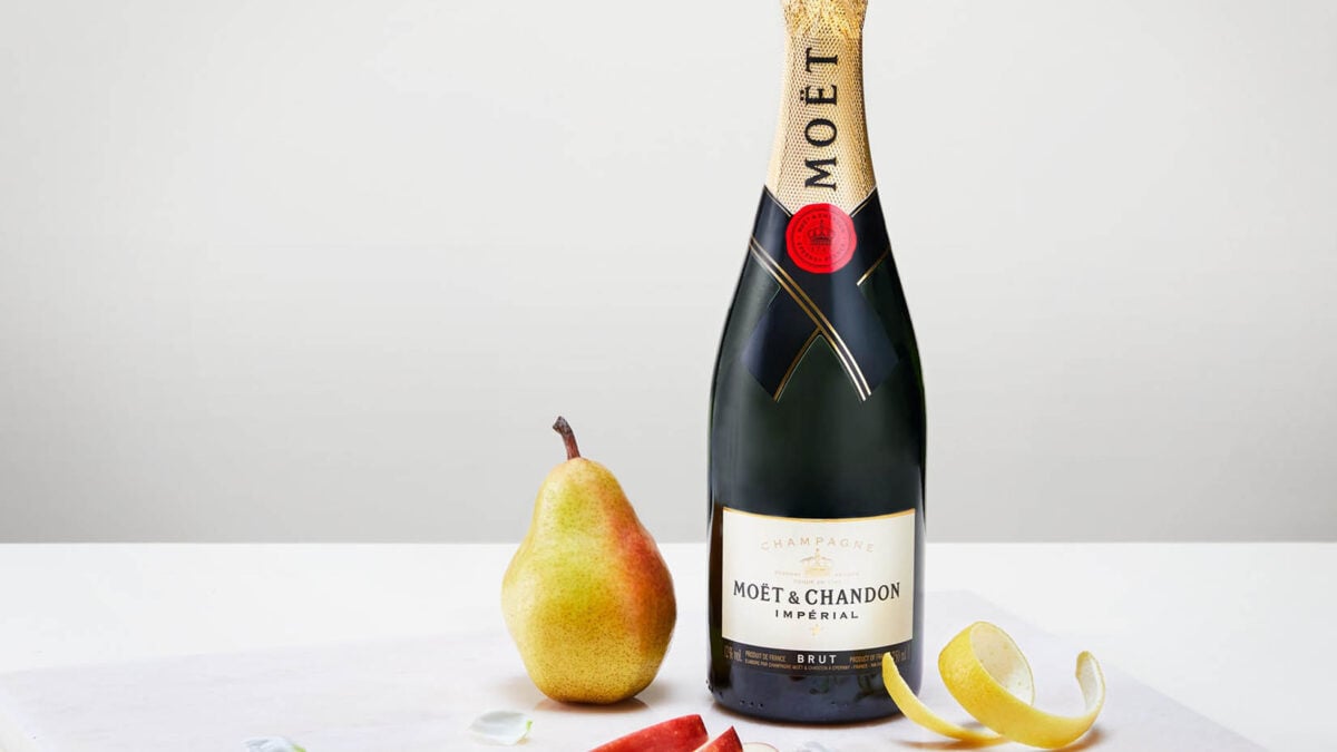 Moët & Chandon Brut Champagne 75cl - 24/7 Delivery | O&C