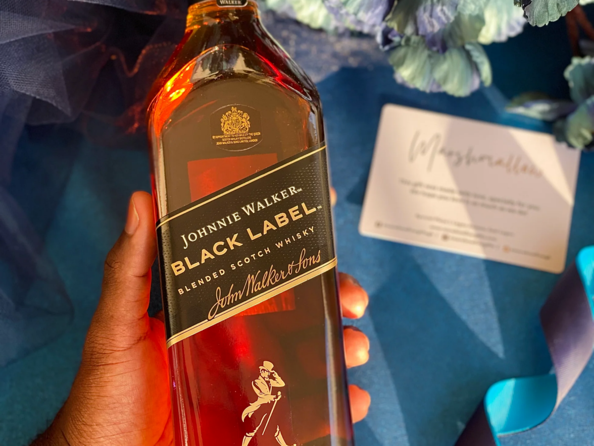 Buy Johnnie Walker Black Label 1L - Premium Scotch Whisky”