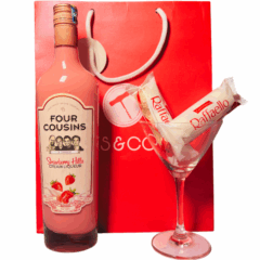 Four Cousins Strawberry Cream Liqueur Gift Pack