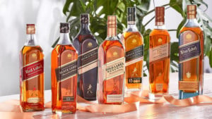 7 Johnnie walker brands on top of table